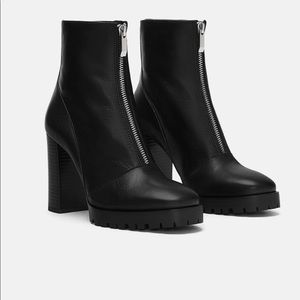 LEATHER LUG SOLED ANKLE BOOTS